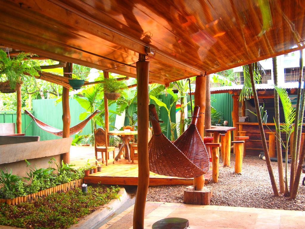 Coral Reef Surf Hostel And Camp Tamarindo Pokoj fotografie